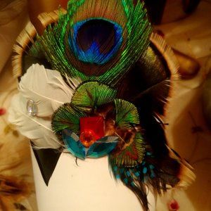 Tulula's favorite feather pot